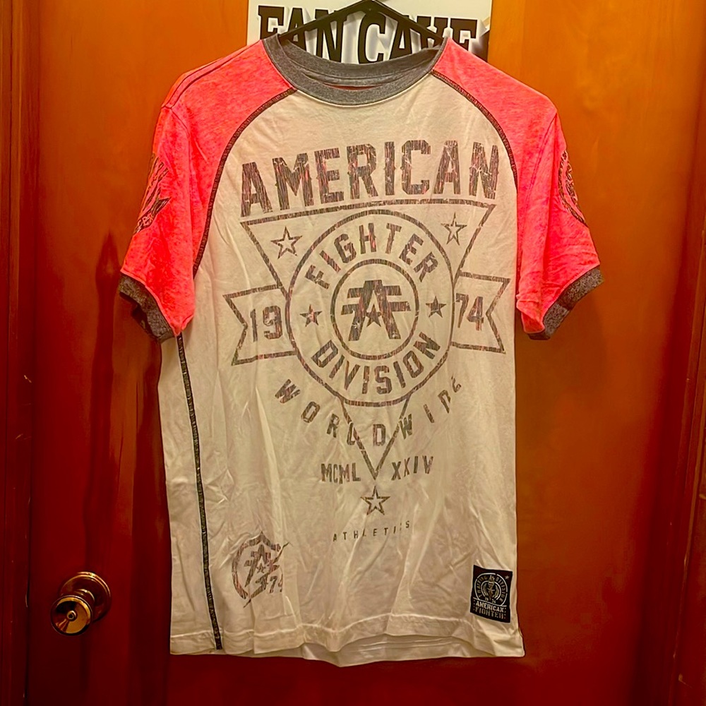 American Fighter T-Shirt, Size Medium, Color: pink, gray.